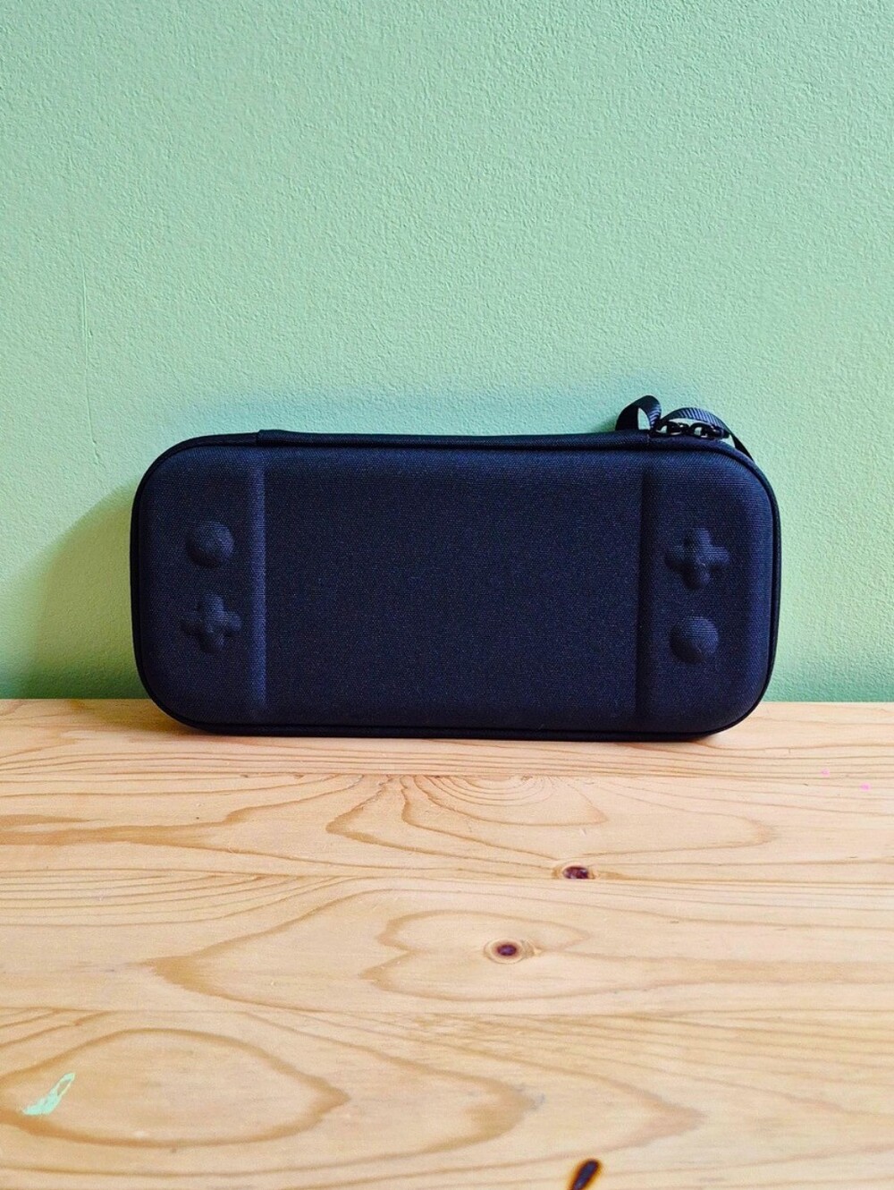Deluxe Hard-Shell Carrying Case for Nintendo Switch 2 - Picture 4 of 7